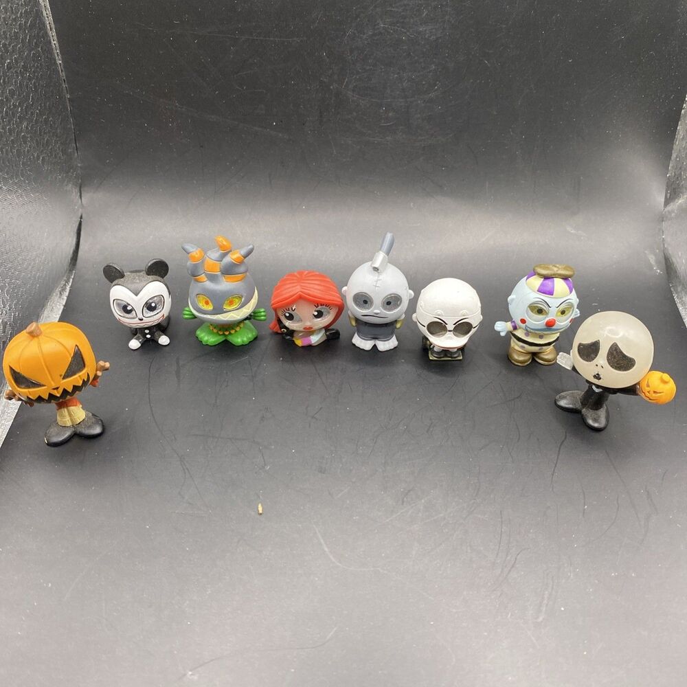 Disney Doorables “THE NIGHTMARE BEFORE CHRISTMAS” lot of 8 Mini Figures